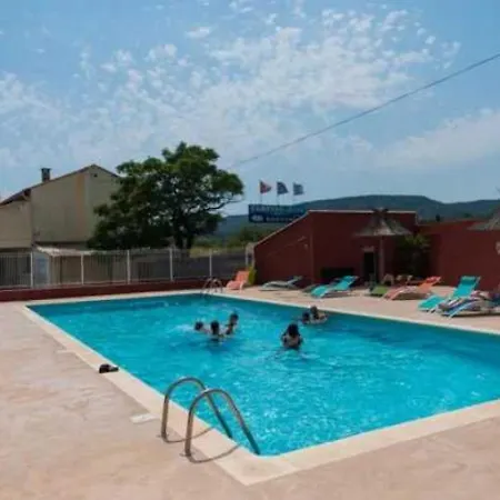 3 Etoiles - Piscine - Eehfia